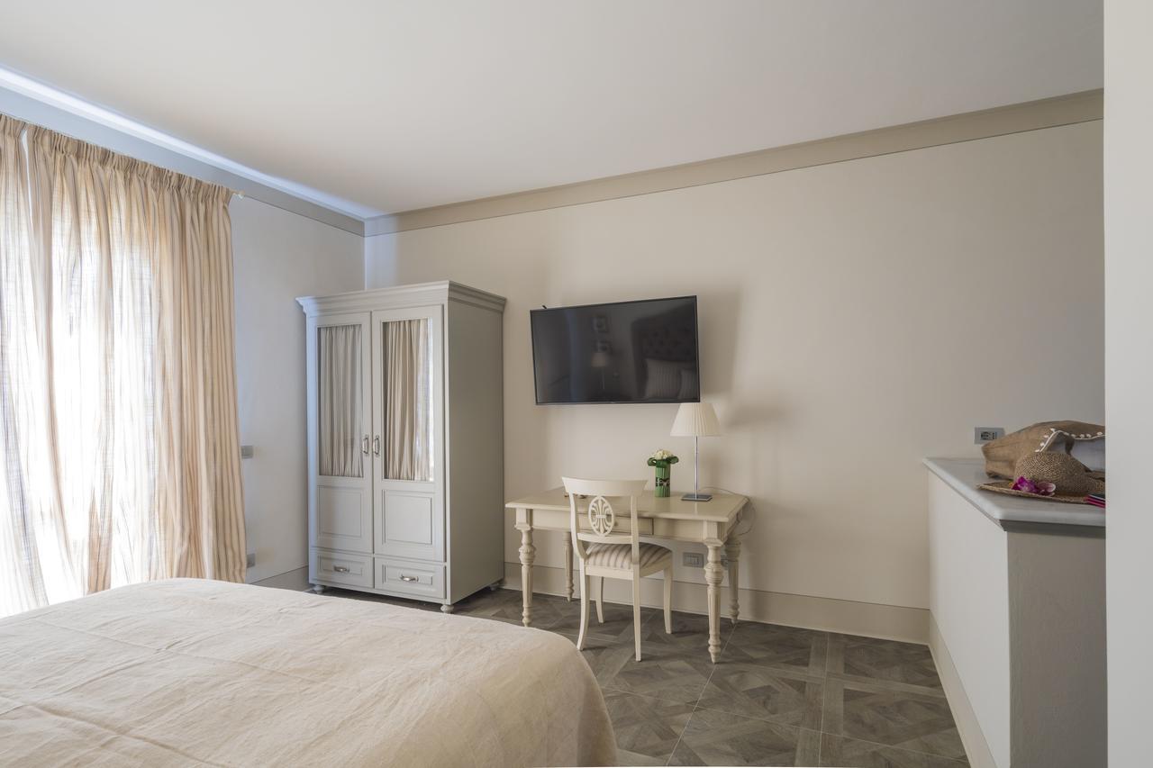 Maridea Casa Vacanza- Le Alcove Sul Mare Suites 폰차 외부 사진