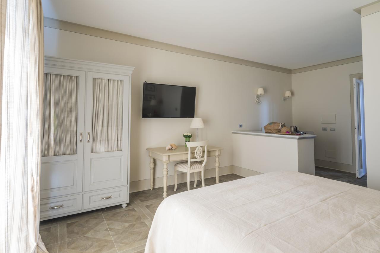 Maridea Casa Vacanza- Le Alcove Sul Mare Suites 폰차 외부 사진