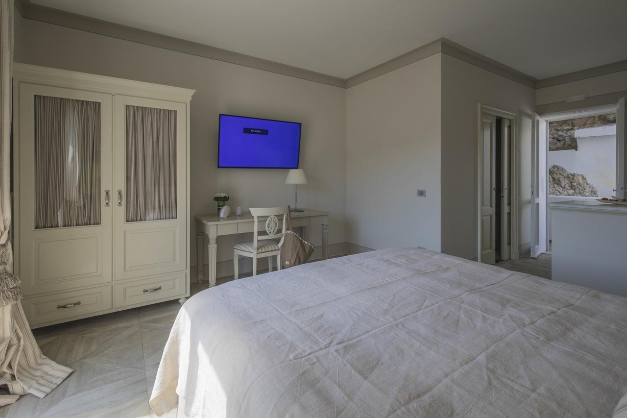Maridea Casa Vacanza- Le Alcove Sul Mare Suites 폰차 외부 사진